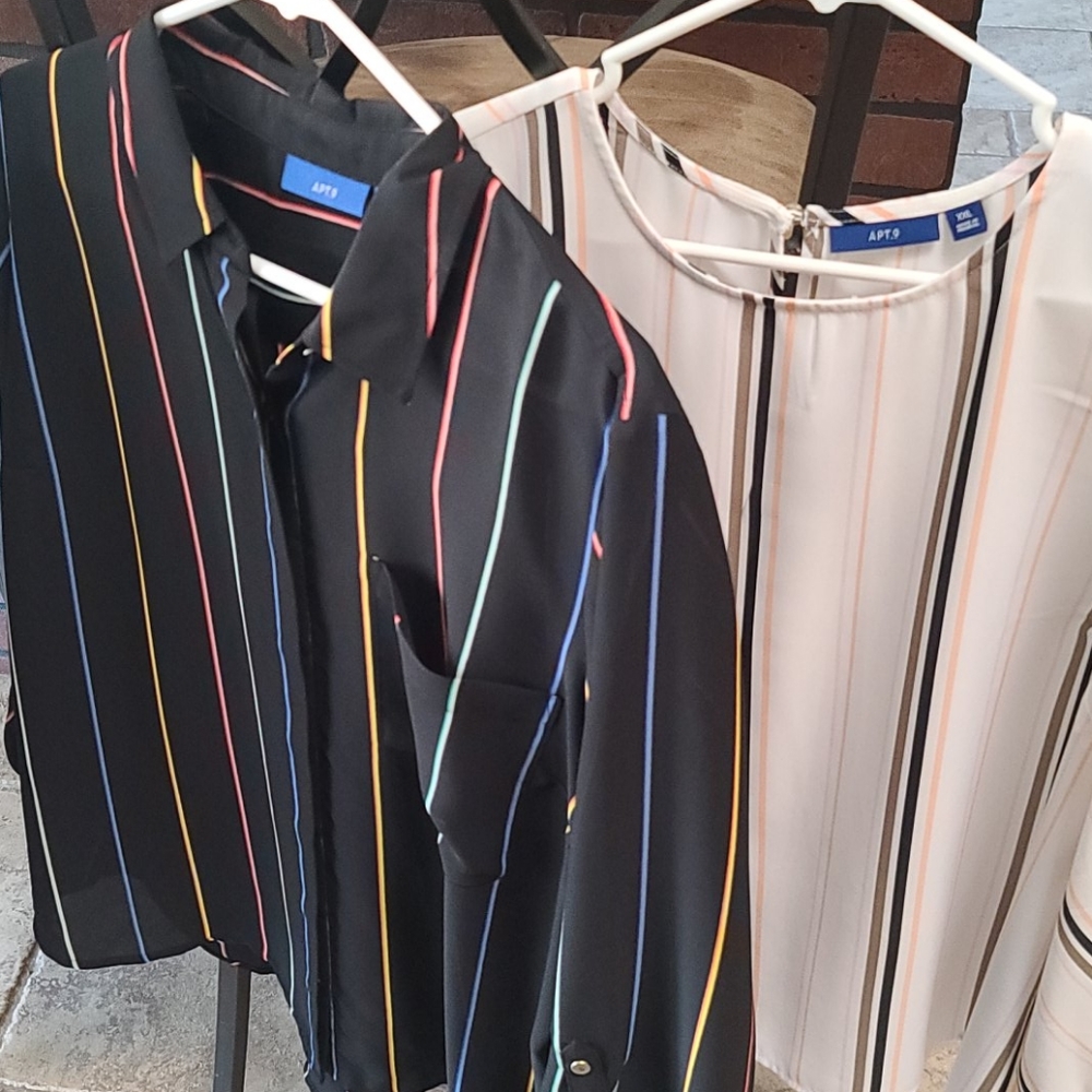 Bundle of 2 women's blouses